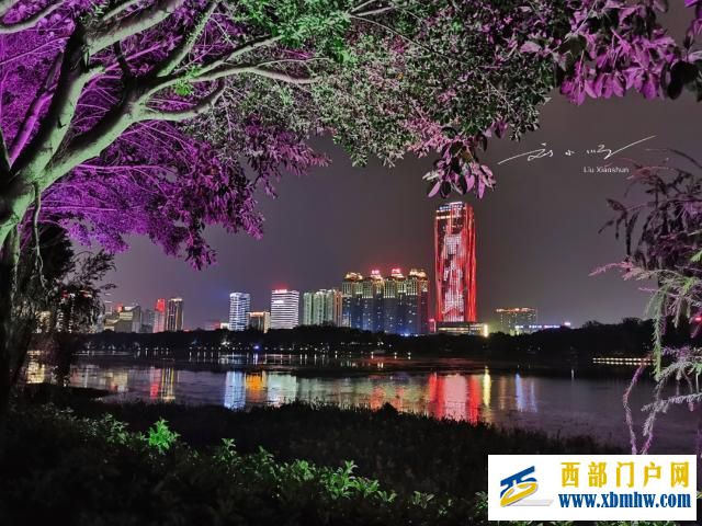 南宁和柳州,到底哪座城市的夜景才可以称得上“广西...(图1) 南宁和柳州,到底哪座城市的夜景才可以称得上“广西...(图1)