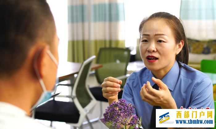 宁夏检察官郭美玉:用心用爱护航未成年人成长(图1) 宁夏检察官郭美玉:用心用爱护航未成年人成长(图1)