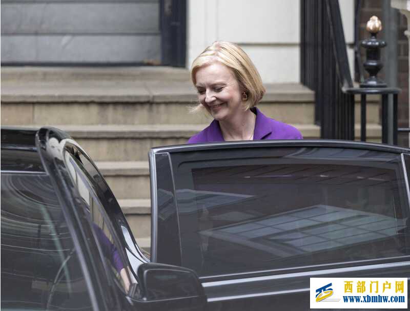 仅45天,特拉斯辞职了(图3) 仅45天,特拉斯辞职了(图3)