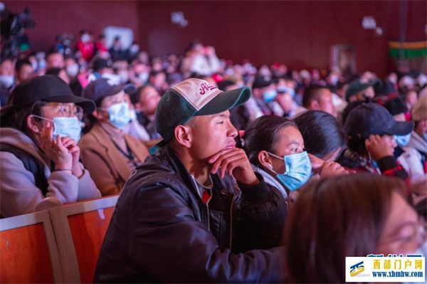 西藏版《特殊作业》:一部“绽放”在雪域高原的儿童剧(图3) 西藏版《特殊作业》:一部“绽放”在雪域高原的儿童剧(图3)