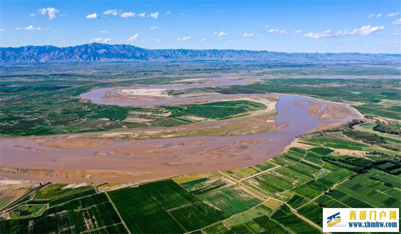 黄河“几字弯”: 打好美丽中国攻坚战(图1) 黄河“几字弯”: 打好美丽中国攻坚战(图1)