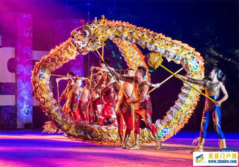 青春,在铜梁龙舞焕新中飞扬(图1) 青春,在铜梁龙舞焕新中飞扬(图1)