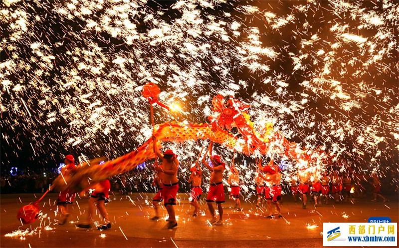 青春,在铜梁龙舞焕新中飞扬(图4) 青春,在铜梁龙舞焕新中飞扬(图4)