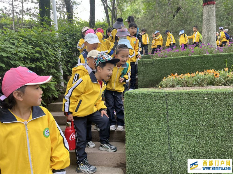 青海西宁:会学会玩会生活 多彩活动庆“六一”(图3) 青海西宁:会学会玩会生活 多彩活动庆“六一”(图3)