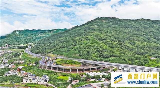 重庆:巫云开高速全线21座隧道全部贯通(图1) 重庆:巫云开高速全线21座隧道全部贯通(图1)