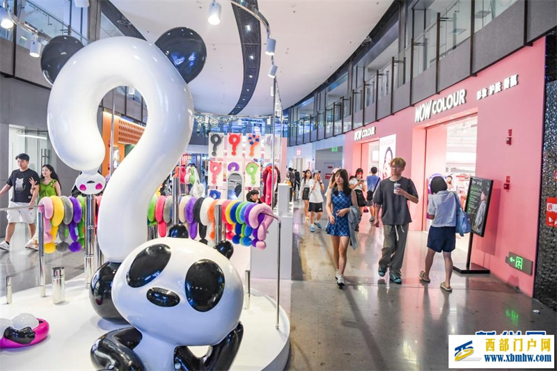 重庆“夜经济”充满“松弛感”(图4) 重庆“夜经济”充满“松弛感”(图4)