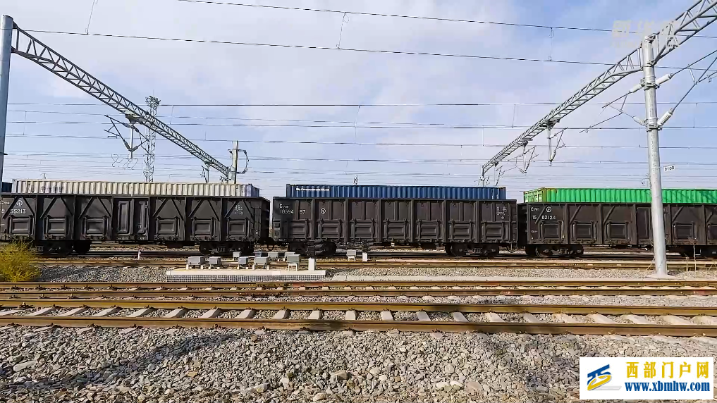 新疆霍尔果斯口岸今年通行中欧（中亚）班列突破8000列(图1)